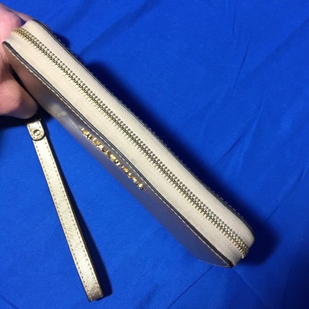 Michael Kors Wristlet Clutch Wallet - Picture 4 of 8